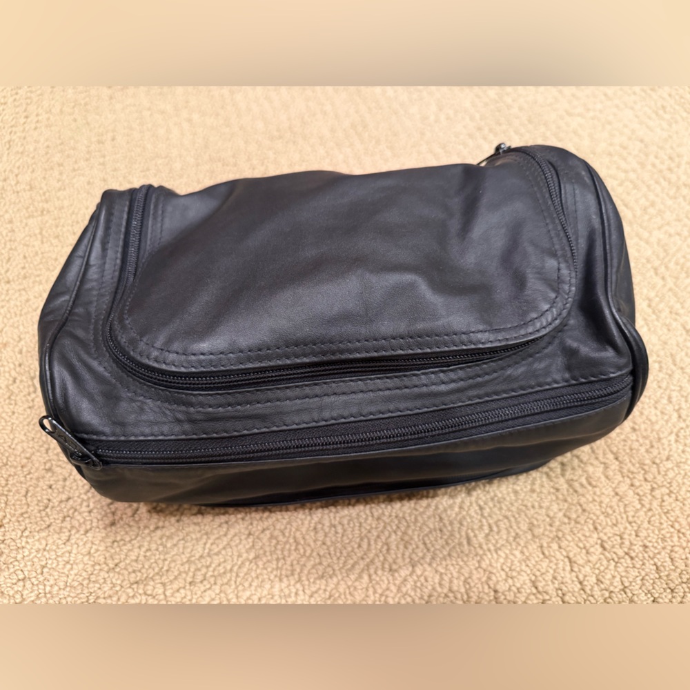 Tumi Black Leather Dual-Compartment Toiletry Kit - Picture 13 of 13